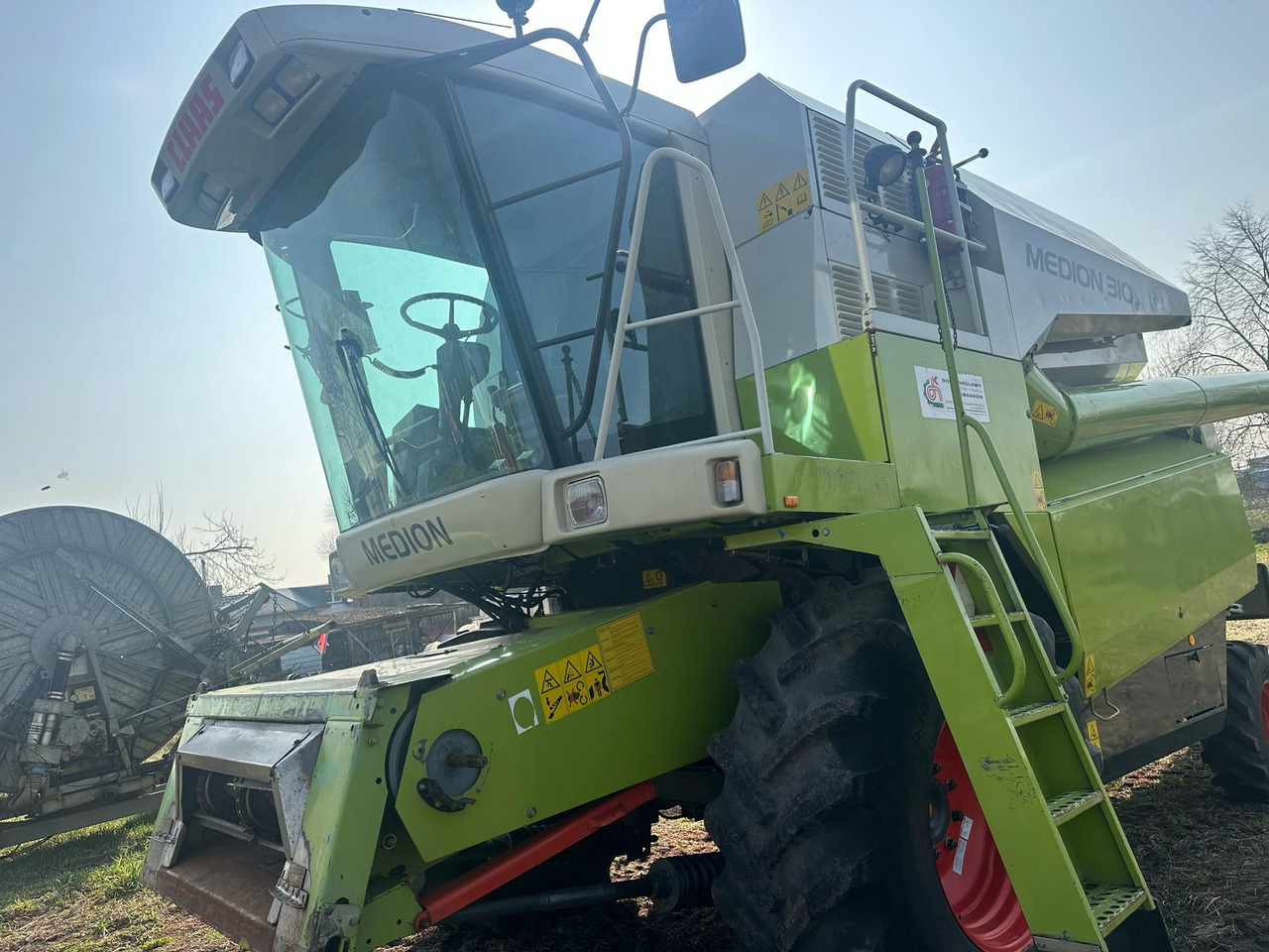 Claas Medion 310 z roku 2002. - Kombajn za žetvu: slika Claas Medion 310 z roku 2002. - Kombajn za žetvu Claas Medion 310 z roku 2002. - Kombajn za žetvu: slika Claas Medion 310 z roku 2002. - Kombajn za žetvu