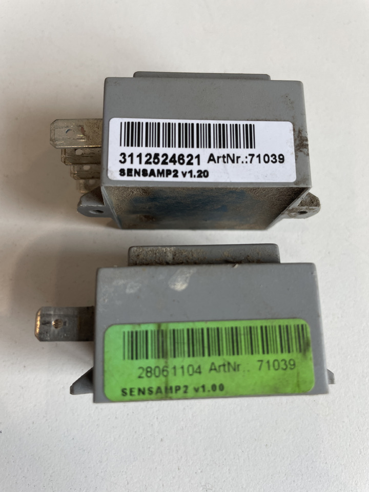 Claas Scorpion 7040 - moduł sterownik Sensamp2 V1.00 71039 0013024710 - Upravljačka jedinica (ECU) za Oprema za rukovanje materijalima: slika Claas Scorpion 7040 - moduł sterownik Sensamp2 V1.00 71039 0013024710 - Upravljačka jedinica (ECU) za Oprema za rukovanje materijalima Claas Scorpion 7040 - moduł sterownik Sensamp2 V1.00 71039 0013024710 - Upravljačka jedinica (ECU) za Oprema za rukovanje materijalima: slika Claas Scorpion 7040 - moduł sterownik Sensamp2 V1.00 71039 0013024710 - Upravljačka jedinica (ECU) za Oprema za rukovanje materijalima