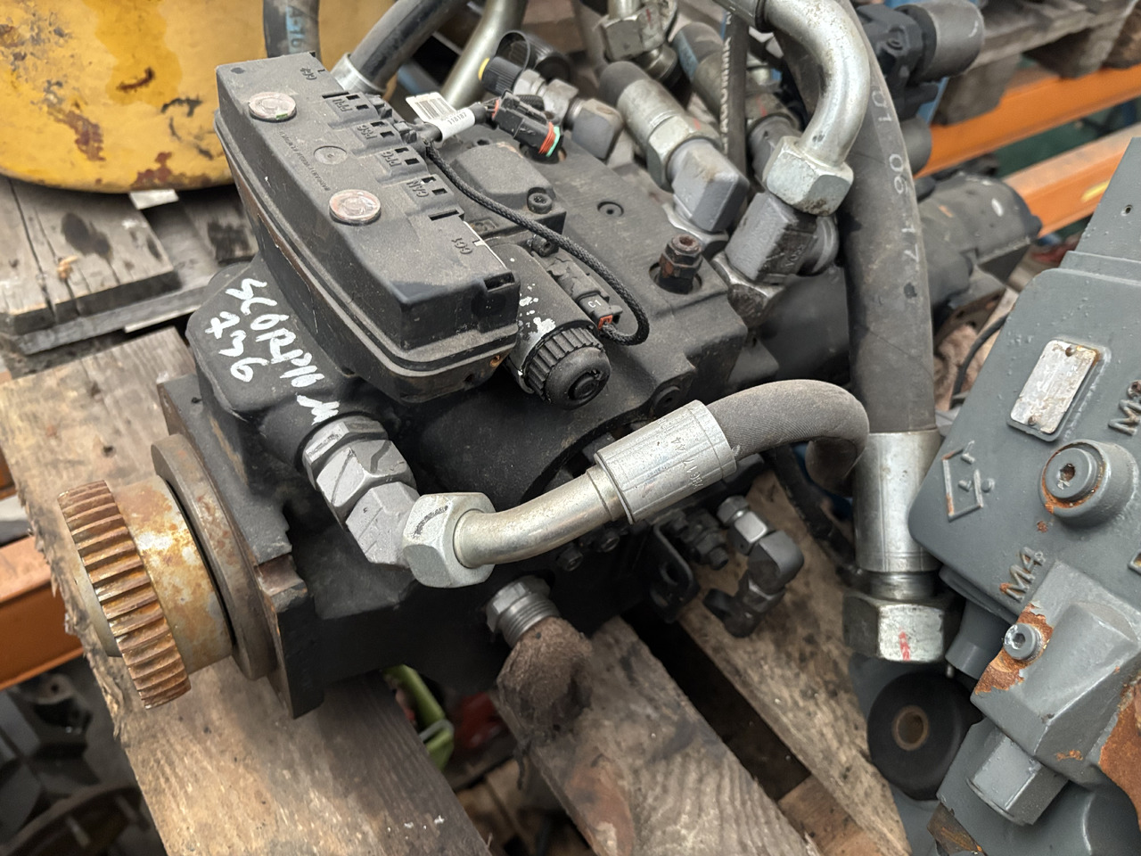 Claas Scorpion 736 Pompa Hydrauliczna - Hidraulična pumpa za Poljoprivredni strojevi: slika Claas Scorpion 736 Pompa Hydrauliczna - Hidraulična pumpa za Poljoprivredni strojevi Claas Scorpion 736 Pompa Hydrauliczna - Hidraulična pumpa za Poljoprivredni strojevi: slika Claas Scorpion 736 Pompa Hydrauliczna - Hidraulična pumpa za Poljoprivredni strojevi