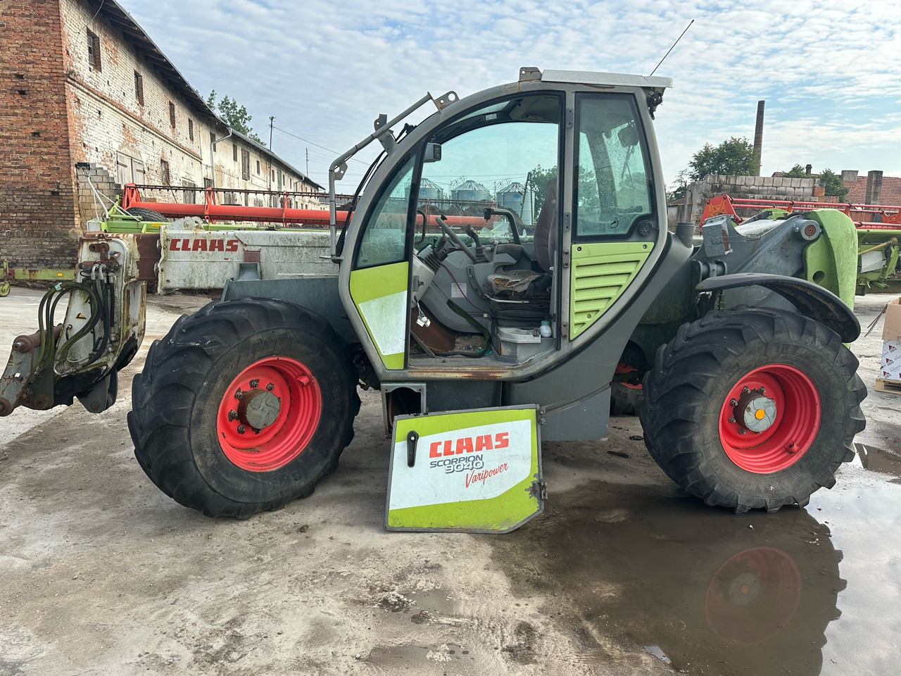 Claas Scorpion 9040 Variopower - rozdzielacz hydrauliczny - Hidraulika za Poljoprivredni strojevi: slika Claas Scorpion 9040 Variopower - rozdzielacz hydrauliczny - Hidraulika za Poljoprivredni strojevi Claas Scorpion 9040 Variopower - rozdzielacz hydrauliczny - Hidraulika za Poljoprivredni strojevi: slika Claas Scorpion 9040 Variopower - rozdzielacz hydrauliczny - Hidraulika za Poljoprivredni strojevi