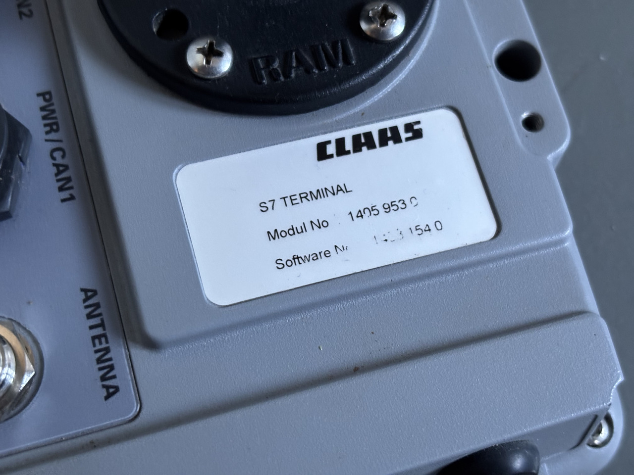 Claas Terminal S7 Omnistar 14059530 1405 953 0 - Sustav navigacije za Poljoprivredni strojevi: slika  Claas Terminal S7 Omnistar 14059530 1405 953 0 - Sustav navigacije za Poljoprivredni strojevi Claas Terminal S7 Omnistar 14059530 1405 953 0 - Sustav navigacije za Poljoprivredni strojevi: slika  Claas Terminal S7 Omnistar 14059530 1405 953 0 - Sustav navigacije za Poljoprivredni strojevi