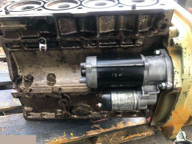 Deutz F4L1011 04173146r - Blok Silnika - Blok cilindra za Poljoprivredni strojevi: slika Deutz F4L1011 04173146r - Blok Silnika - Blok cilindra za Poljoprivredni strojevi Deutz F4L1011 04173146r - Blok Silnika - Blok cilindra za Poljoprivredni strojevi: slika Deutz F4L1011 04173146r - Blok Silnika - Blok cilindra za Poljoprivredni strojevi