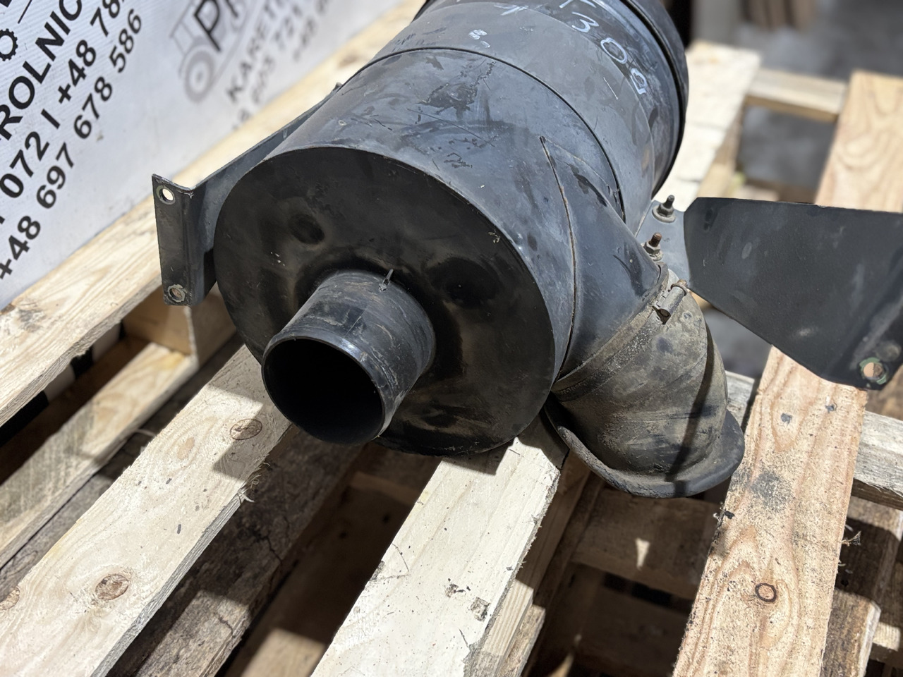 Fendt 309 Obudowa Filtra Powietrza - Filter zraka za Poljoprivredni strojevi: slika Fendt 309 Obudowa Filtra Powietrza - Filter zraka za Poljoprivredni strojevi Fendt 309 Obudowa Filtra Powietrza - Filter zraka za Poljoprivredni strojevi: slika Fendt 309 Obudowa Filtra Powietrza - Filter zraka za Poljoprivredni strojevi