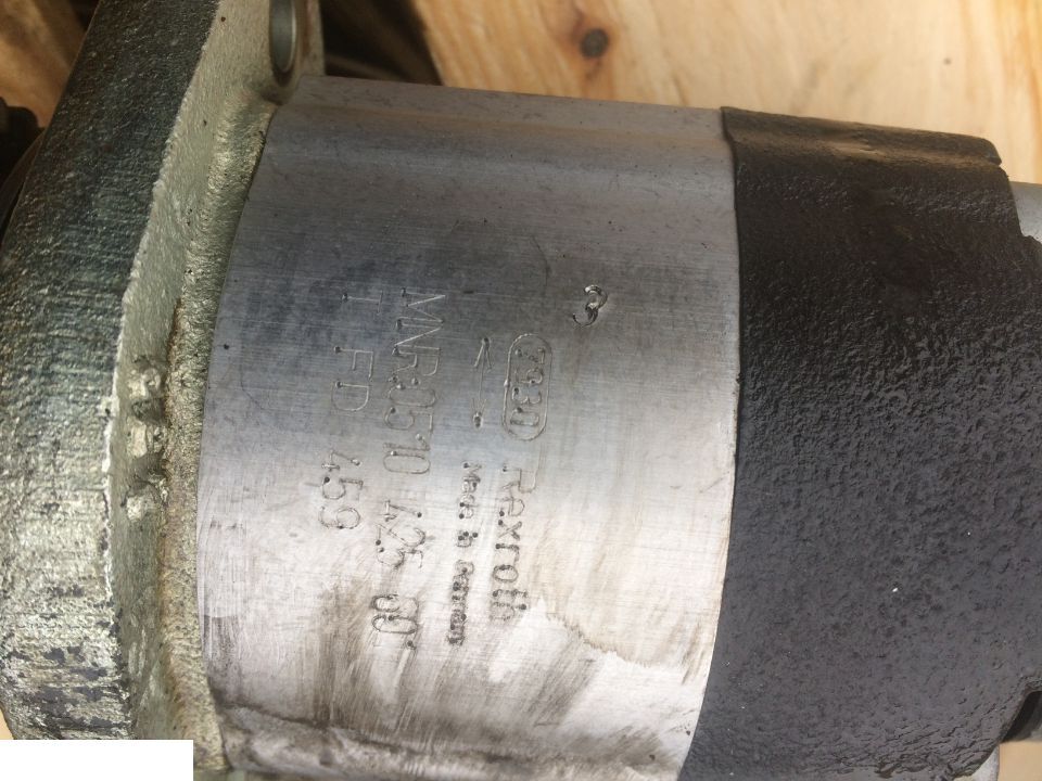 Fendt 939 - Pompy Hydrauliki - Rexroth mnr 0510 425 60 - Hidraulična pumpa za Poljoprivredni strojevi: slika Fendt 939 - Pompy Hydrauliki - Rexroth mnr 0510 425 60 - Hidraulična pumpa za Poljoprivredni strojevi Fendt 939 - Pompy Hydrauliki - Rexroth mnr 0510 425 60 - Hidraulična pumpa za Poljoprivredni strojevi: slika Fendt 939 - Pompy Hydrauliki - Rexroth mnr 0510 425 60 - Hidraulična pumpa za Poljoprivredni strojevi