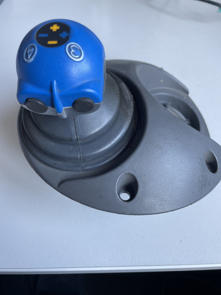 Fendt Vario - joystick kulka F931970160030 - Ručica mjenjača za Poljoprivredni strojevi: slika Fendt Vario - joystick kulka F931970160030 - Ručica mjenjača za Poljoprivredni strojevi Fendt Vario - joystick kulka F931970160030 - Ručica mjenjača za Poljoprivredni strojevi: slika Fendt Vario - joystick kulka F931970160030 - Ručica mjenjača za Poljoprivredni strojevi
