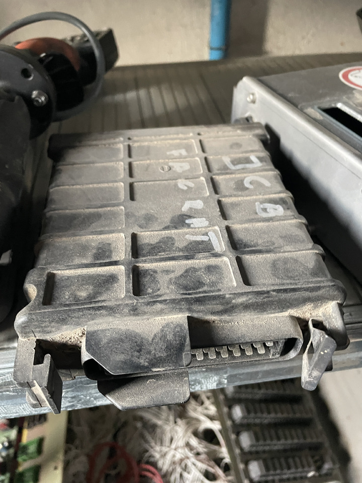 Fendt moduł EHR G246860101022 G246860101021 0538201007 - Upravljačka jedinica (ECU) za Poljoprivredni strojevi: slika Fendt moduł EHR G246860101022 G246860101021 0538201007 - Upravljačka jedinica (ECU) za Poljoprivredni strojevi Fendt moduł EHR G246860101022 G246860101021 0538201007 - Upravljačka jedinica (ECU) za Poljoprivredni strojevi: slika Fendt moduł EHR G246860101022 G246860101021 0538201007 - Upravljačka jedinica (ECU) za Poljoprivredni strojevi