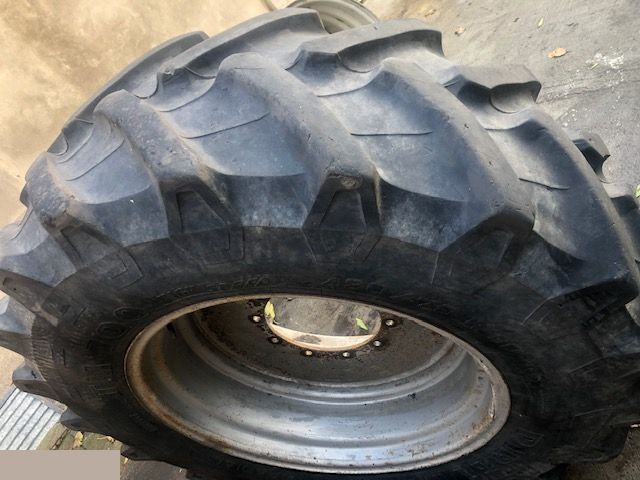 JCB Fastrack - Koła 480/70 R30 - Kompletan kotač za Poljoprivredni strojevi: slika JCB Fastrack - Koła 480/70 R30 - Kompletan kotač za Poljoprivredni strojevi JCB Fastrack - Koła 480/70 R30 - Kompletan kotač za Poljoprivredni strojevi: slika JCB Fastrack - Koła 480/70 R30 - Kompletan kotač za Poljoprivredni strojevi