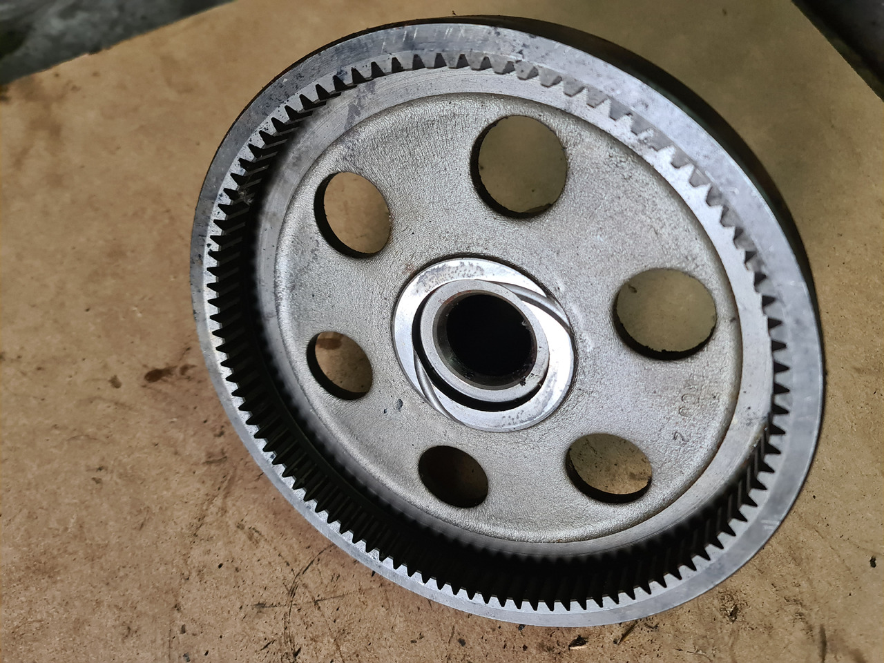 John Deere 4650, 4850 Wał Wejściowy z Przekładnią R70848 - Polosovina za Poljoprivredni strojevi: slika John Deere 4650, 4850 Wał Wejściowy z Przekładnią R70848 - Polosovina za Poljoprivredni strojevi John Deere 4650, 4850 Wał Wejściowy z Przekładnią R70848 - Polosovina za Poljoprivredni strojevi: slika John Deere 4650, 4850 Wał Wejściowy z Przekładnią R70848 - Polosovina za Poljoprivredni strojevi