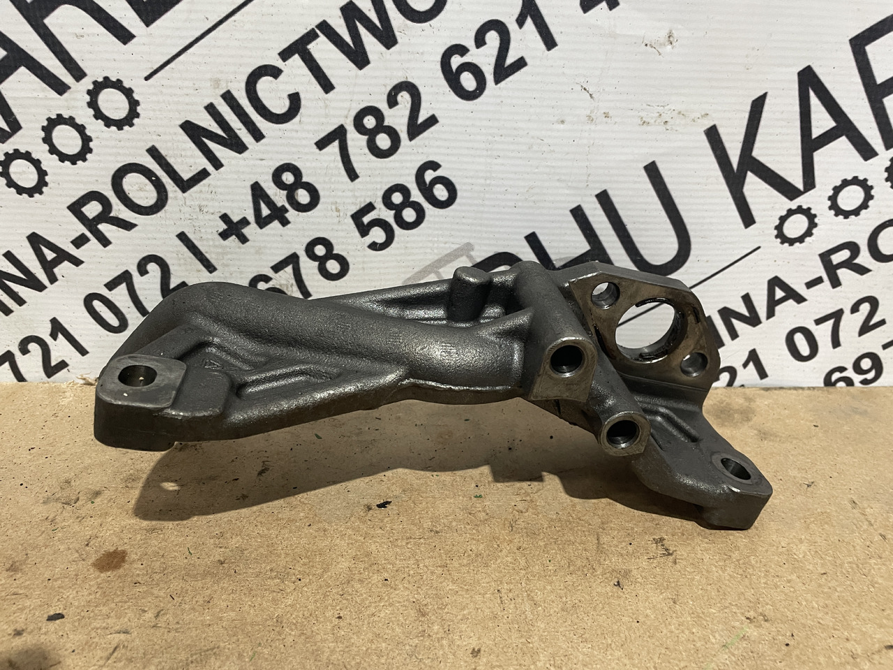 John Deere 6068 - wspornik uchwyt pompy oleju R542076 R542025 - Pumpa ulja za Poljoprivredni strojevi: slika John Deere 6068 - wspornik uchwyt pompy oleju R542076 R542025 - Pumpa ulja za Poljoprivredni strojevi John Deere 6068 - wspornik uchwyt pompy oleju R542076 R542025 - Pumpa ulja za Poljoprivredni strojevi: slika John Deere 6068 - wspornik uchwyt pompy oleju R542076 R542025 - Pumpa ulja za Poljoprivredni strojevi