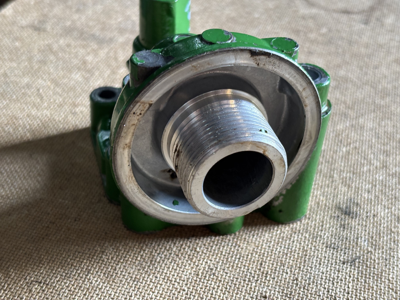 John Deere 6910 Korpus filtra oleju z Przełącznikiem ciśnienia R95850 RE212878 - Filter ulja za Traktor: slika John Deere 6910 Korpus filtra oleju z Przełącznikiem ciśnienia R95850 RE212878 - Filter ulja za Traktor John Deere 6910 Korpus filtra oleju z Przełącznikiem ciśnienia R95850 RE212878 - Filter ulja za Traktor: slika John Deere 6910 Korpus filtra oleju z Przełącznikiem ciśnienia R95850 RE212878 - Filter ulja za Traktor