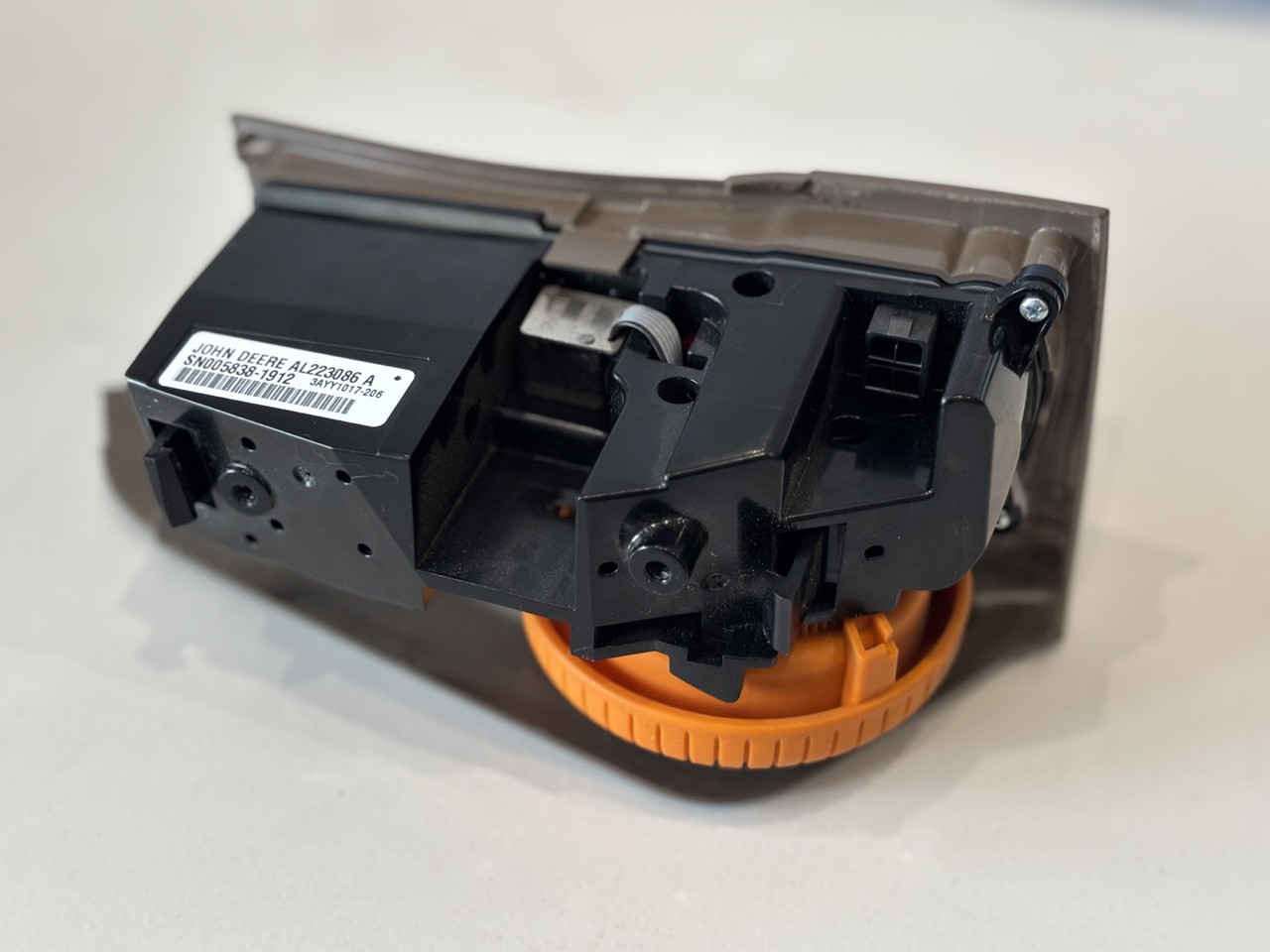 John Deere 6R 6xxx Sterownik Regulator Pokrętło Sterowania Prędkością Silnika AL223086 - Električni sustav za Poljoprivredni strojevi: slika John Deere 6R 6xxx Sterownik Regulator Pokrętło Sterowania Prędkością Silnika AL223086 - Električni sustav za Poljoprivredni strojevi John Deere 6R 6xxx Sterownik Regulator Pokrętło Sterowania Prędkością Silnika AL223086 - Električni sustav za Poljoprivredni strojevi: slika John Deere 6R 6xxx Sterownik Regulator Pokrętło Sterowania Prędkością Silnika AL223086 - Električni sustav za Poljoprivredni strojevi