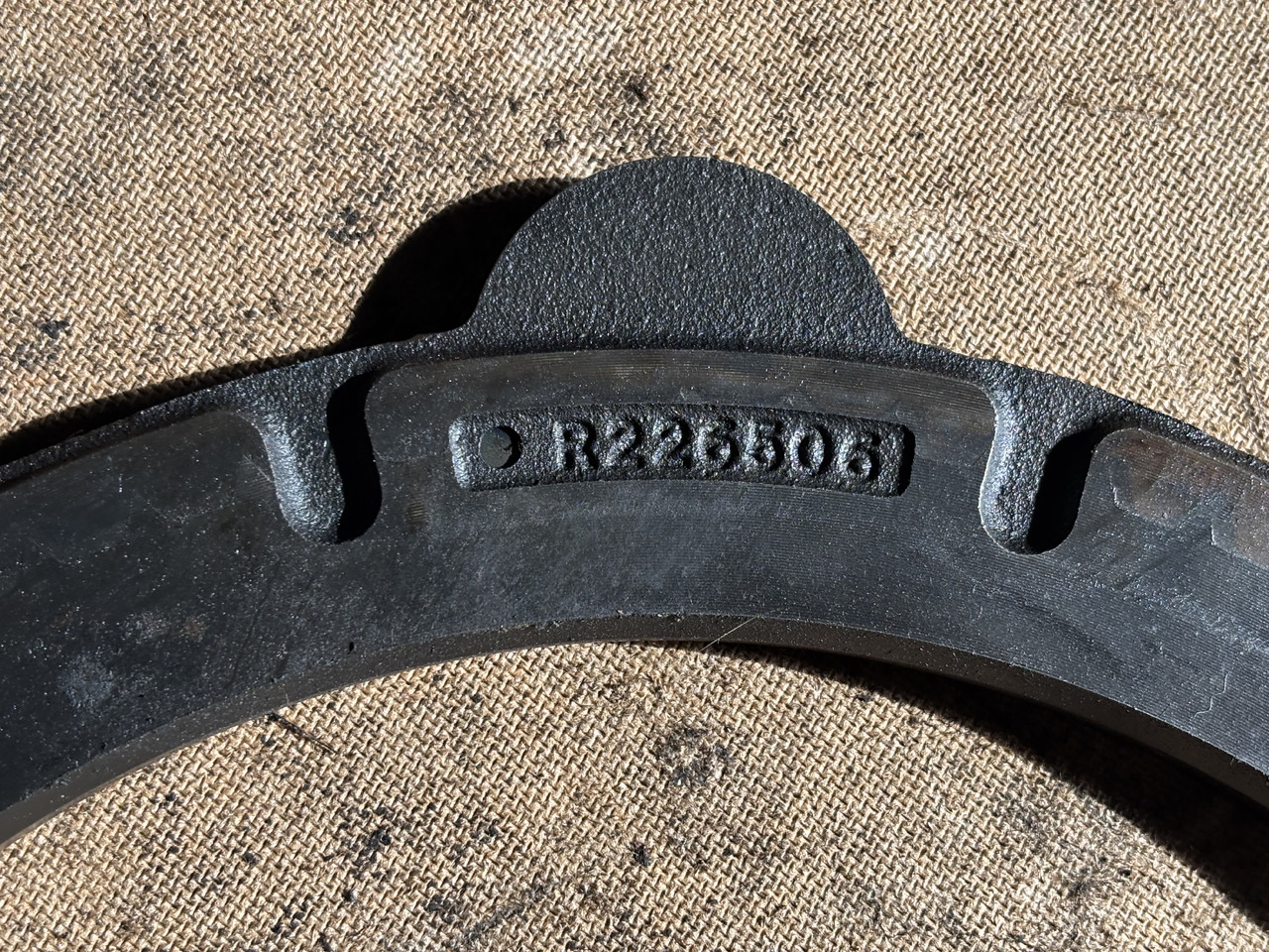 John Deere 7200 7230 7630 7830 7930 7M 230 Docisk Hamulca Płytka R226506 R240743 - Kočioni disk za Poljoprivredni strojevi: slika John Deere 7200 7230 7630 7830 7930 7M 230 Docisk Hamulca Płytka R226506 R240743 - Kočioni disk za Poljoprivredni strojevi John Deere 7200 7230 7630 7830 7930 7M 230 Docisk Hamulca Płytka R226506 R240743 - Kočioni disk za Poljoprivredni strojevi: slika John Deere 7200 7230 7630 7830 7930 7M 230 Docisk Hamulca Płytka R226506 R240743 - Kočioni disk za Poljoprivredni strojevi