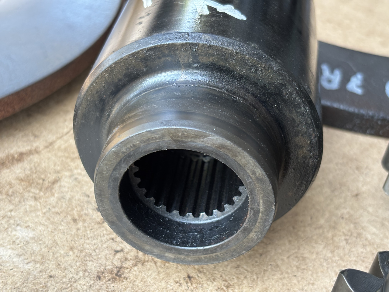 John Deere 7RXXX 7R330 7R 330 Sprzęgło wielowypustowe R298138 - Kvačilo i dijelovi za Poljoprivredni strojevi: slika  John Deere 7RXXX 7R330 7R 330 Sprzęgło wielowypustowe R298138 - Kvačilo i dijelovi za Poljoprivredni strojevi John Deere 7RXXX 7R330 7R 330 Sprzęgło wielowypustowe R298138 - Kvačilo i dijelovi za Poljoprivredni strojevi: slika  John Deere 7RXXX 7R330 7R 330 Sprzęgło wielowypustowe R298138 - Kvačilo i dijelovi za Poljoprivredni strojevi