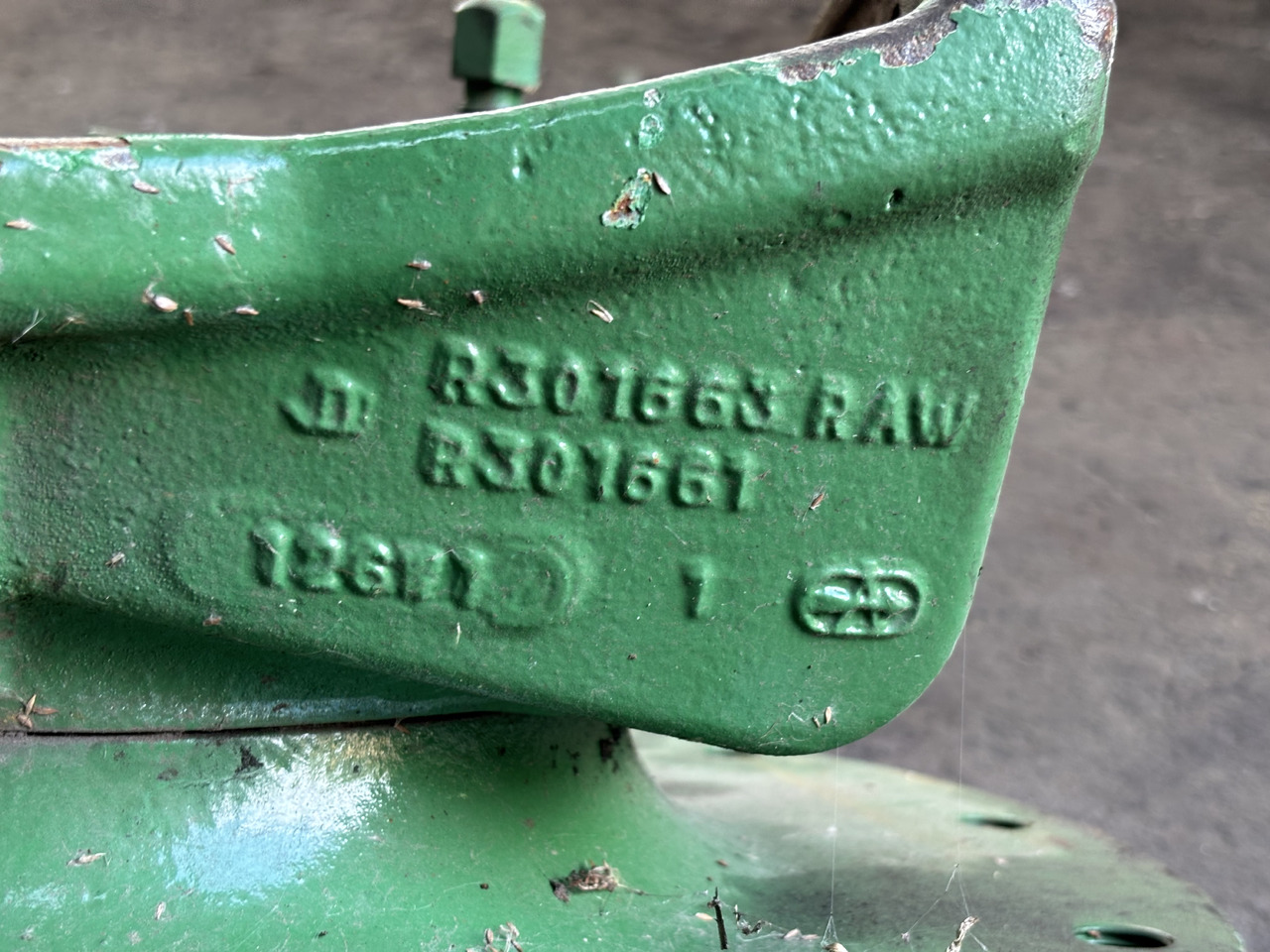 John Deere 7RXXX 7R330 7R 330 Zwrotnica Przegub Piasta R301661 RE592905 R135866 - Rukavac kotača za Poljoprivredni strojevi: slika John Deere 7RXXX 7R330 7R 330 Zwrotnica Przegub Piasta R301661 RE592905 R135866 - Rukavac kotača za Poljoprivredni strojevi John Deere 7RXXX 7R330 7R 330 Zwrotnica Przegub Piasta R301661 RE592905 R135866 - Rukavac kotača za Poljoprivredni strojevi: slika John Deere 7RXXX 7R330 7R 330 Zwrotnica Przegub Piasta R301661 RE592905 R135866 - Rukavac kotača za Poljoprivredni strojevi