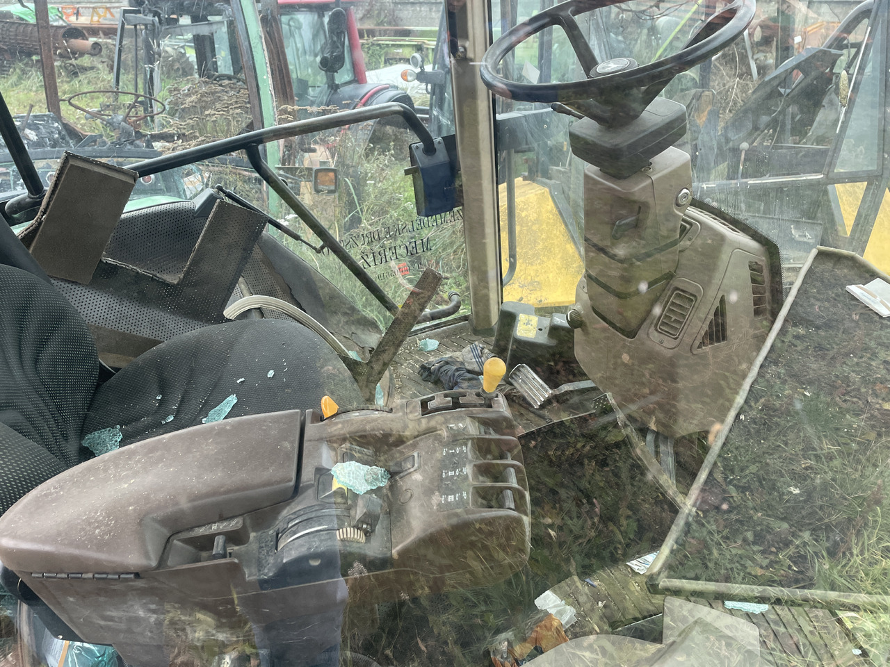 John Deere 8210 - kabina dach plastiki lusterko - Kabina za Traktor: slika John Deere 8210 - kabina dach plastiki lusterko - Kabina za Traktor John Deere 8210 - kabina dach plastiki lusterko - Kabina za Traktor: slika John Deere 8210 - kabina dach plastiki lusterko - Kabina za Traktor