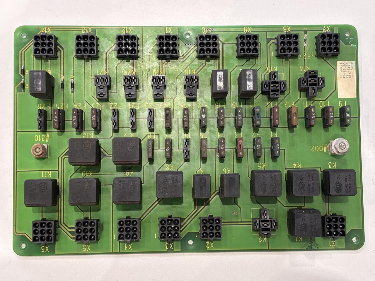 John Deere AZ101787 Płyta Elektroniczna Elektryczna Sterująca Bezpieczniki Przekaźniki - Upravljačka jedinica (ECU) za Poljoprivredni strojevi: slika John Deere AZ101787 Płyta Elektroniczna Elektryczna Sterująca Bezpieczniki Przekaźniki - Upravljačka jedinica (ECU) za Poljoprivredni strojevi John Deere AZ101787 Płyta Elektroniczna Elektryczna Sterująca Bezpieczniki Przekaźniki - Upravljačka jedinica (ECU) za Poljoprivredni strojevi: slika John Deere AZ101787 Płyta Elektroniczna Elektryczna Sterująca Bezpieczniki Przekaźniki - Upravljačka jedinica (ECU) za Poljoprivredni strojevi