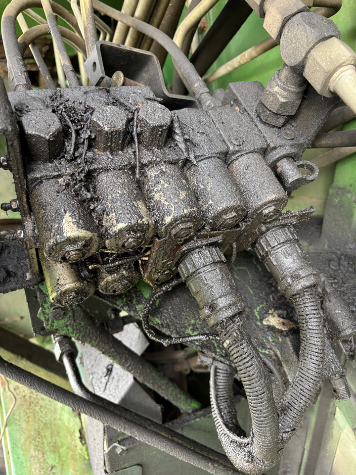 John Deere CTS WTS STS - rozdzielacz hydrauliczny sekcje - Hidraulični ventil za Poljoprivredni strojevi: slika John Deere CTS WTS STS - rozdzielacz hydrauliczny sekcje - Hidraulični ventil za Poljoprivredni strojevi John Deere CTS WTS STS - rozdzielacz hydrauliczny sekcje - Hidraulični ventil za Poljoprivredni strojevi: slika John Deere CTS WTS STS - rozdzielacz hydrauliczny sekcje - Hidraulični ventil za Poljoprivredni strojevi