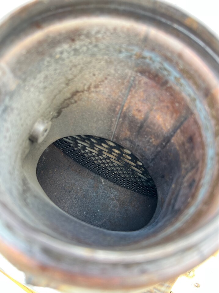 John Deere Katalizator DZ100798 - Katalizator za Poljoprivredni strojevi: slika John Deere Katalizator DZ100798 - Katalizator za Poljoprivredni strojevi John Deere Katalizator DZ100798 - Katalizator za Poljoprivredni strojevi: slika John Deere Katalizator DZ100798 - Katalizator za Poljoprivredni strojevi