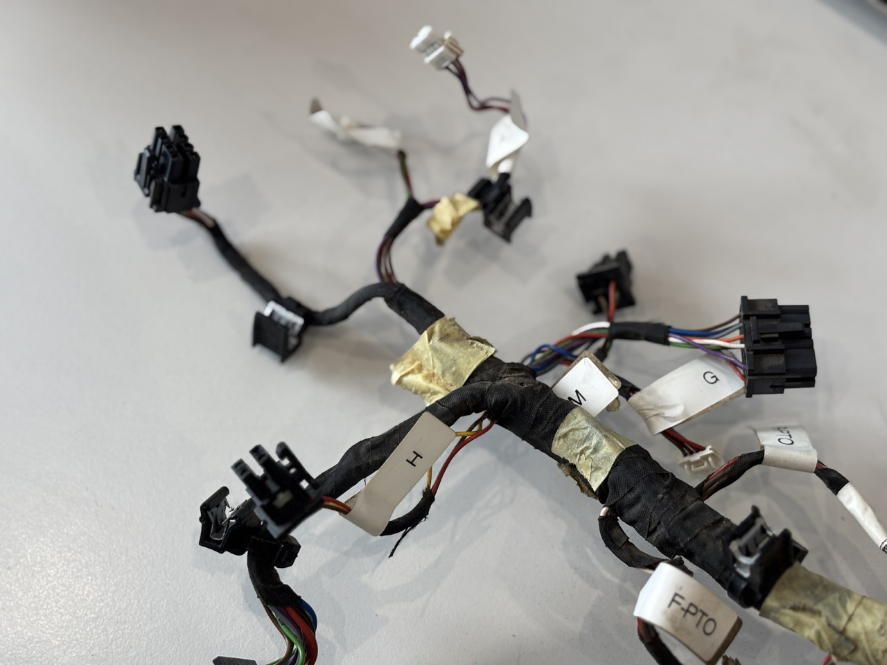 John Deere Wiązka Elektronika Kabli Podłokietnika NGOI MFTC AL222738 - Kabeli/ Ožičenje za Poljoprivredni strojevi: slika John Deere Wiązka Elektronika Kabli Podłokietnika NGOI MFTC AL222738 - Kabeli/ Ožičenje za Poljoprivredni strojevi John Deere Wiązka Elektronika Kabli Podłokietnika NGOI MFTC AL222738 - Kabeli/ Ožičenje za Poljoprivredni strojevi: slika John Deere Wiązka Elektronika Kabli Podłokietnika NGOI MFTC AL222738 - Kabeli/ Ožičenje za Poljoprivredni strojevi