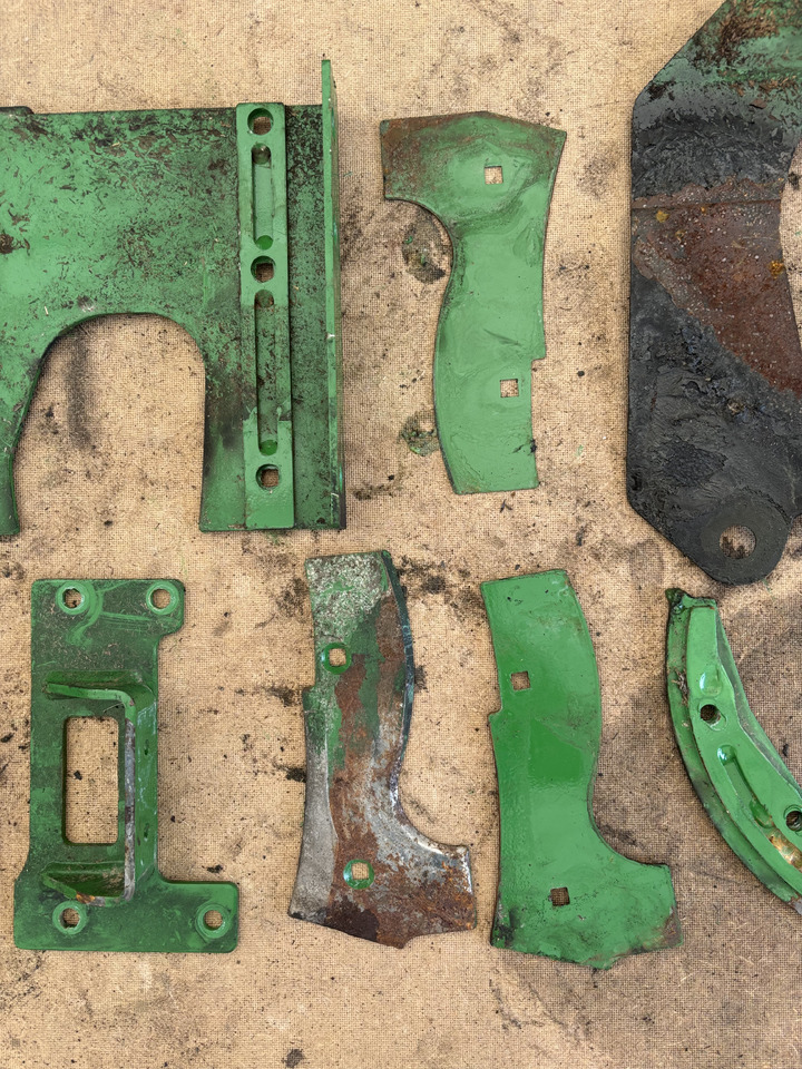Johne Deere 8600 Obudowa Osłona Blacha Mocowanie - Karoserija i eksterijer za Poljoprivredni strojevi: slika Johne Deere 8600 Obudowa Osłona Blacha Mocowanie - Karoserija i eksterijer za Poljoprivredni strojevi Johne Deere 8600 Obudowa Osłona Blacha Mocowanie - Karoserija i eksterijer za Poljoprivredni strojevi: slika Johne Deere 8600 Obudowa Osłona Blacha Mocowanie - Karoserija i eksterijer za Poljoprivredni strojevi