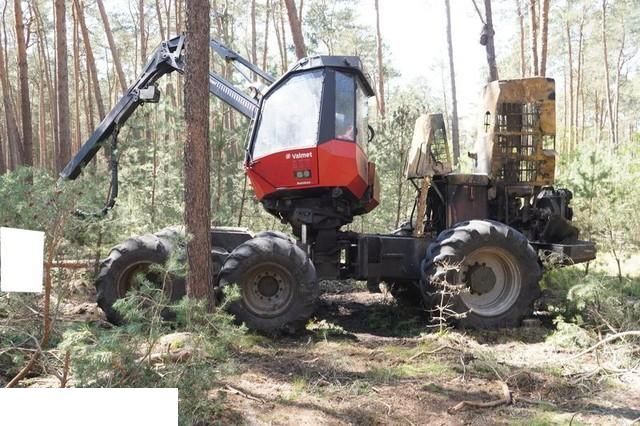 Komatsu Valmet - Piasta - Glavina kotača za Šumarska oprema: slika Komatsu Valmet - Piasta - Glavina kotača za Šumarska oprema Komatsu Valmet - Piasta - Glavina kotača za Šumarska oprema: slika Komatsu Valmet - Piasta - Glavina kotača za Šumarska oprema