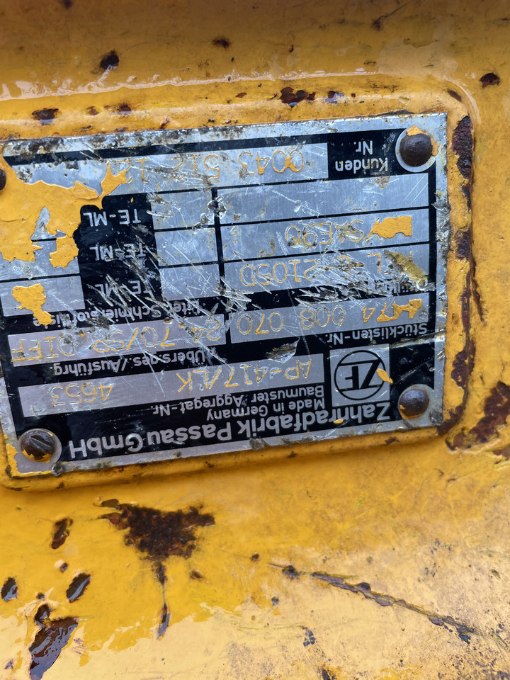 Liebherr 541 546 564 574 - oś napędowa most ZF AP-417/LK 4474008070 - Osovina i dijelovi za Građevinski strojevi: slika Liebherr 541 546 564 574 - oś napędowa most ZF AP-417/LK 4474008070 - Osovina i dijelovi za Građevinski strojevi Liebherr 541 546 564 574 - oś napędowa most ZF AP-417/LK 4474008070 - Osovina i dijelovi za Građevinski strojevi: slika Liebherr 541 546 564 574 - oś napędowa most ZF AP-417/LK 4474008070 - Osovina i dijelovi za Građevinski strojevi