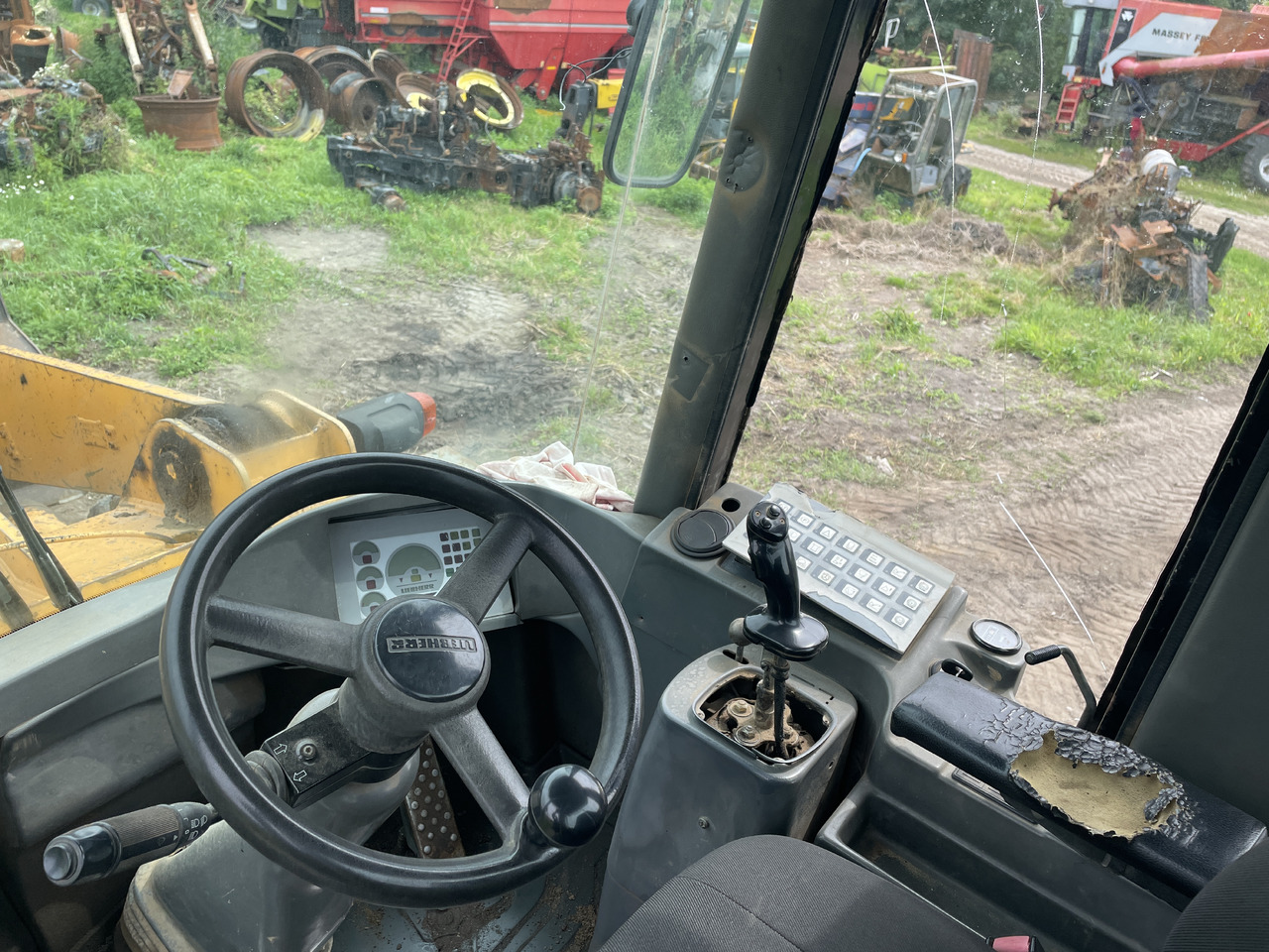 Liebherr L544 - na części - most kabina skrzynia biegów silnik - Mjenjač za Poljoprivredni strojevi: slika Liebherr L544 - na części - most kabina skrzynia biegów silnik - Mjenjač za Poljoprivredni strojevi Liebherr L544 - na części - most kabina skrzynia biegów silnik - Mjenjač za Poljoprivredni strojevi: slika Liebherr L544 - na części - most kabina skrzynia biegów silnik - Mjenjač za Poljoprivredni strojevi