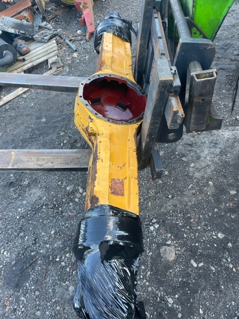 Liebherr L554 - Obudowa Mostu Przedniego ZF - Osovina i dijelovi za Poljoprivredni strojevi: slika Liebherr L554 - Obudowa Mostu Przedniego ZF - Osovina i dijelovi za Poljoprivredni strojevi Liebherr L554 - Obudowa Mostu Przedniego ZF - Osovina i dijelovi za Poljoprivredni strojevi: slika Liebherr L554 - Obudowa Mostu Przedniego ZF - Osovina i dijelovi za Poljoprivredni strojevi