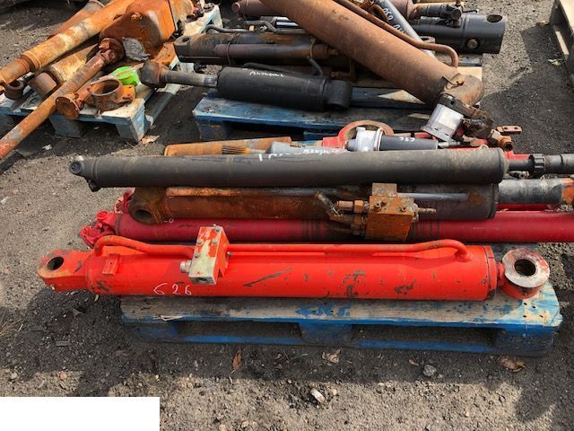 Manitou 628 - Siłownik Hydrauliczny - Hidraulični cilindar za Poljoprivredni strojevi: slika Manitou 628 - Siłownik Hydrauliczny - Hidraulični cilindar za Poljoprivredni strojevi Manitou 628 - Siłownik Hydrauliczny - Hidraulični cilindar za Poljoprivredni strojevi: slika Manitou 628 - Siłownik Hydrauliczny - Hidraulični cilindar za Poljoprivredni strojevi