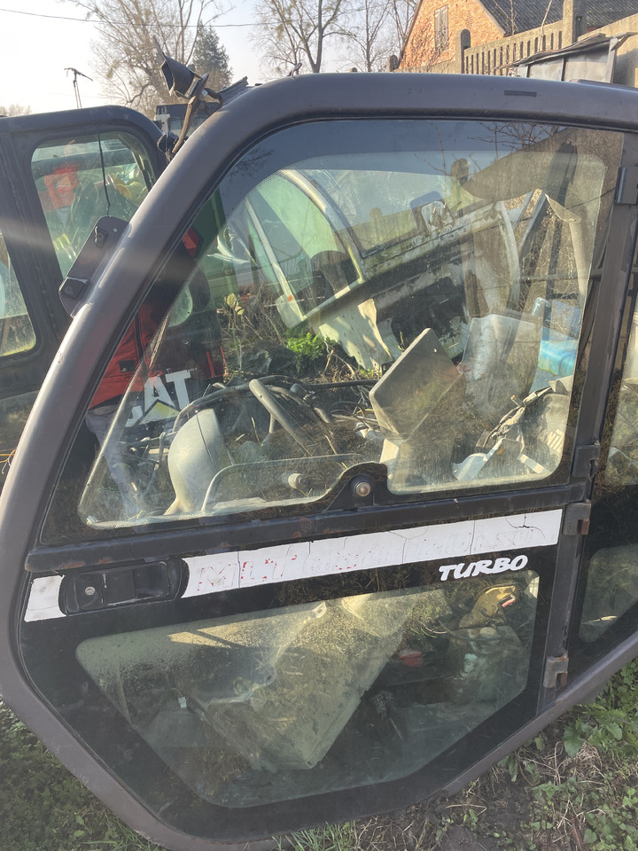 Manitou 634 629 633 731 732 - drzwi kompletne - Vrata i dijelovi za Poljoprivredni strojevi: slika Manitou 634 629 633 731 732 - drzwi kompletne - Vrata i dijelovi za Poljoprivredni strojevi Manitou 634 629 633 731 732 - drzwi kompletne - Vrata i dijelovi za Poljoprivredni strojevi: slika Manitou 634 629 633 731 732 - drzwi kompletne - Vrata i dijelovi za Poljoprivredni strojevi