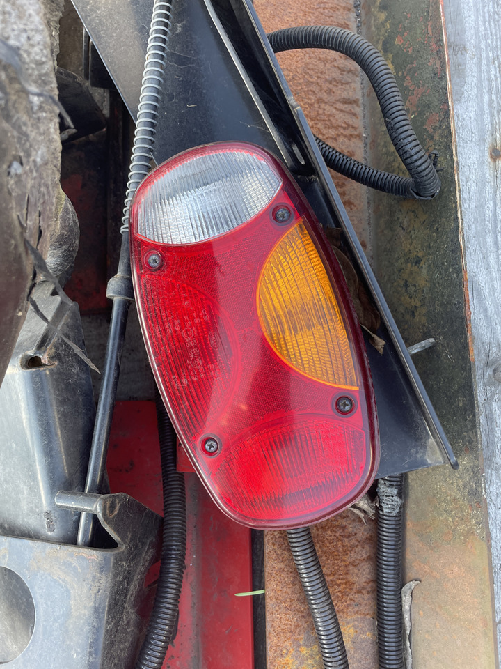 Manitou 735 - lampy tylne - Stražnja svjetla za Oprema za rukovanje materijalima: slika Manitou 735 - lampy tylne - Stražnja svjetla za Oprema za rukovanje materijalima Manitou 735 - lampy tylne - Stražnja svjetla za Oprema za rukovanje materijalima: slika Manitou 735 - lampy tylne - Stražnja svjetla za Oprema za rukovanje materijalima