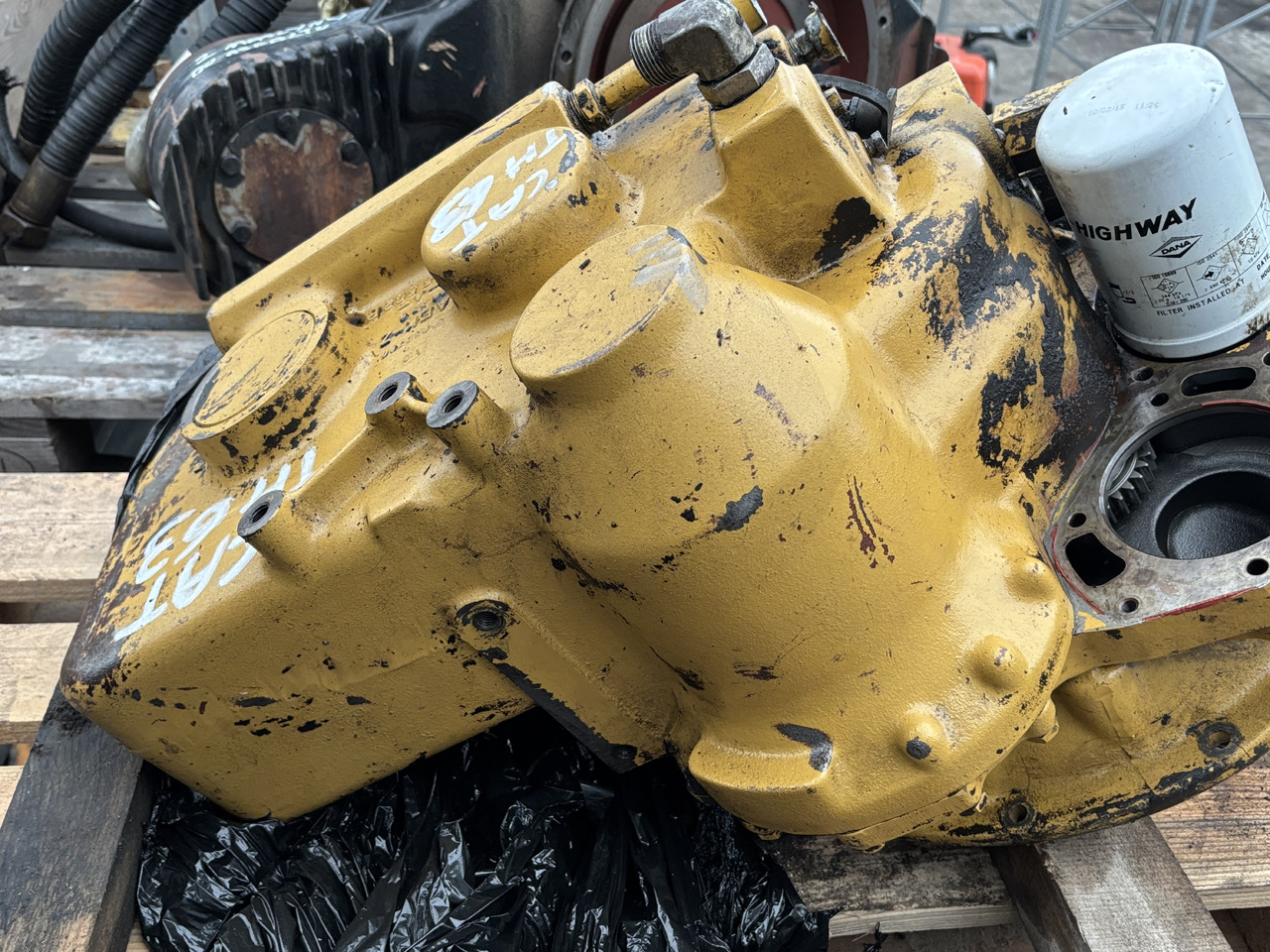 Manitou MLA628T Cat TH63 Skrzynia biegów 4205502R - Mjenjač za Poljoprivredni strojevi: slika Manitou MLA628T Cat TH63 Skrzynia biegów 4205502R - Mjenjač za Poljoprivredni strojevi Manitou MLA628T Cat TH63 Skrzynia biegów 4205502R - Mjenjač za Poljoprivredni strojevi: slika Manitou MLA628T Cat TH63 Skrzynia biegów 4205502R - Mjenjač za Poljoprivredni strojevi