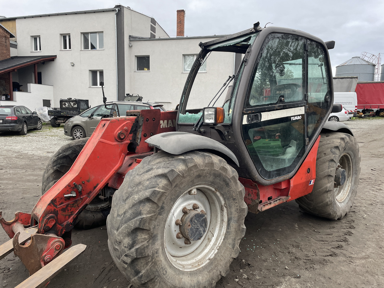 Manitou MLT 634 - błotnik błotniki stelaże - Karoserija i eksterijer za Oprema za rukovanje materijalima: slika Manitou MLT 634 - błotnik błotniki stelaże - Karoserija i eksterijer za Oprema za rukovanje materijalima Manitou MLT 634 - błotnik błotniki stelaże - Karoserija i eksterijer za Oprema za rukovanje materijalima: slika Manitou MLT 634 - błotnik błotniki stelaże - Karoserija i eksterijer za Oprema za rukovanje materijalima