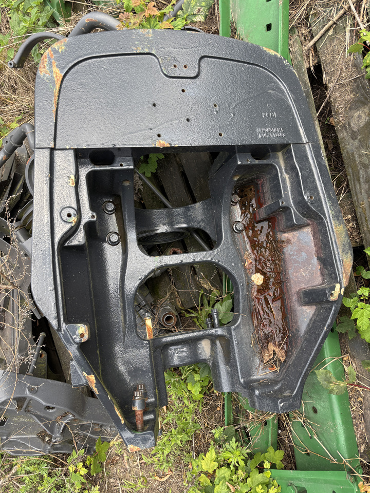 Massey Fergusson 5000 serie - support osi przedniej 4298510M5 4298510M8 - Prednja osovina: slika  Massey Fergusson 5000 serie - support osi przedniej 4298510M5 4298510M8 - Prednja osovina Massey Fergusson 5000 serie - support osi przedniej 4298510M5 4298510M8 - Prednja osovina: slika  Massey Fergusson 5000 serie - support osi przedniej 4298510M5 4298510M8 - Prednja osovina