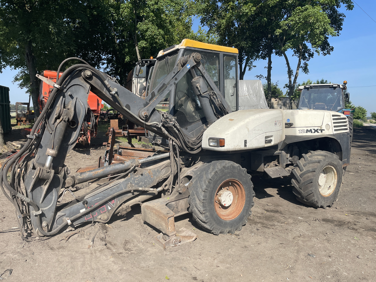Mecalac 12MXT 12 MXT - części - kabina mosty siłowniki koła zwolnica skrzynia - Reduktor pogona za Poljoprivredni strojevi: slika Mecalac 12MXT 12 MXT - części - kabina mosty siłowniki koła zwolnica skrzynia - Reduktor pogona za Poljoprivredni strojevi Mecalac 12MXT 12 MXT - części - kabina mosty siłowniki koła zwolnica skrzynia - Reduktor pogona za Poljoprivredni strojevi: slika Mecalac 12MXT 12 MXT - części - kabina mosty siłowniki koła zwolnica skrzynia - Reduktor pogona za Poljoprivredni strojevi