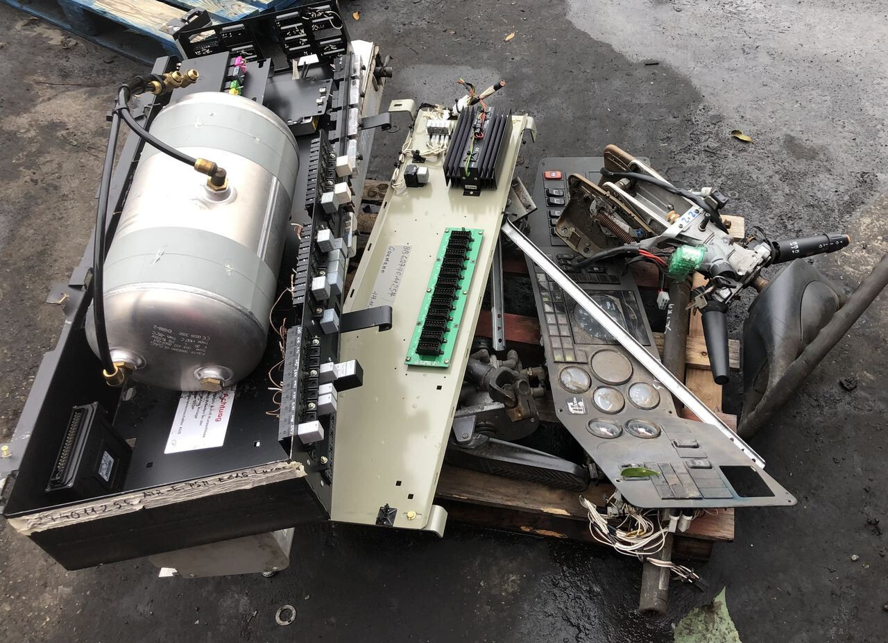 Mercedes Setra Evobus- części róźne/autobus kierownica/przekażniki i inne - Volan za Autobus: slika Mercedes Setra Evobus- części róźne/autobus kierownica/przekażniki i inne - Volan za Autobus Mercedes Setra Evobus- części róźne/autobus kierownica/przekażniki i inne - Volan za Autobus: slika Mercedes Setra Evobus- części róźne/autobus kierownica/przekażniki i inne - Volan za Autobus