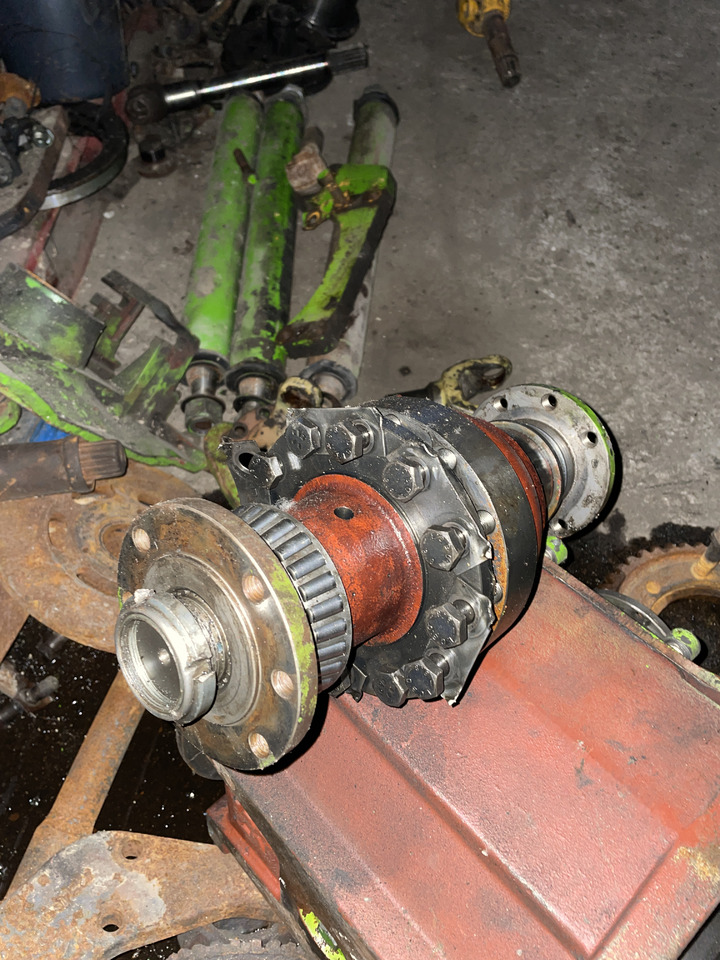 Merlo - mechanizm róźnicowy dyferencjał dyfer z blokadą - Diferencijalni zupčanik za Poljoprivredni strojevi: slika Merlo - mechanizm róźnicowy dyferencjał dyfer z blokadą - Diferencijalni zupčanik za Poljoprivredni strojevi Merlo - mechanizm róźnicowy dyferencjał dyfer z blokadą - Diferencijalni zupčanik za Poljoprivredni strojevi: slika Merlo - mechanizm róźnicowy dyferencjał dyfer z blokadą - Diferencijalni zupčanik za Poljoprivredni strojevi