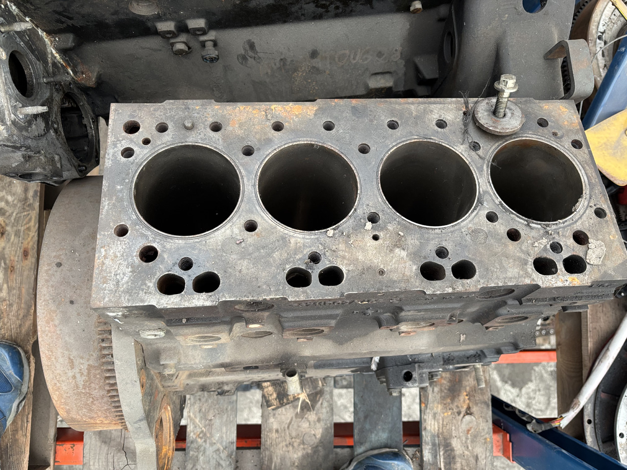 Perkins 1004 1004-40T Silnik Blok Silnika Koło Zamachowe Wał CZĘŚCI 3711DO2A/8 - Zamašnjak za Poljoprivredni strojevi: slika Perkins 1004 1004-40T Silnik Blok Silnika Koło Zamachowe Wał CZĘŚCI 3711DO2A/8 - Zamašnjak za Poljoprivredni strojevi Perkins 1004 1004-40T Silnik Blok Silnika Koło Zamachowe Wał CZĘŚCI 3711DO2A/8 - Zamašnjak za Poljoprivredni strojevi: slika Perkins 1004 1004-40T Silnik Blok Silnika Koło Zamachowe Wał CZĘŚCI 3711DO2A/8 - Zamašnjak za Poljoprivredni strojevi