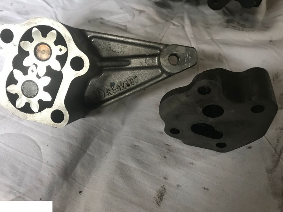 Pompa Olejowa - Silnika John Deere - RE59582 - Pumpa ulja za Poljoprivredni strojevi: slika Pompa Olejowa - Silnika John Deere - RE59582 - Pumpa ulja za Poljoprivredni strojevi Pompa Olejowa - Silnika John Deere - RE59582 - Pumpa ulja za Poljoprivredni strojevi: slika Pompa Olejowa - Silnika John Deere - RE59582 - Pumpa ulja za Poljoprivredni strojevi