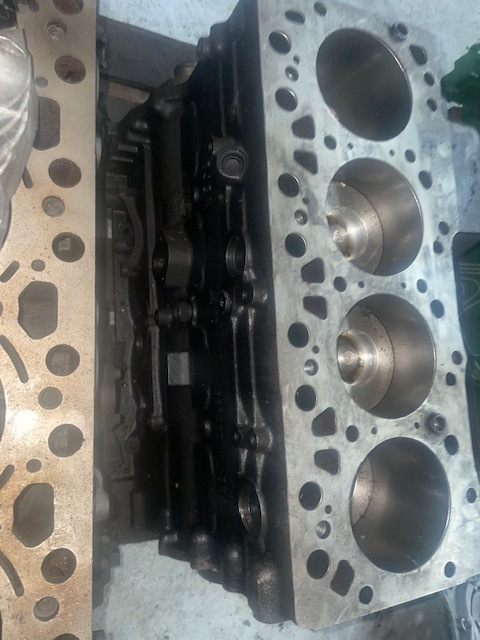 Motor i dijelovi za Poljoprivredni strojevi Silnik słupek new holland case F4GE 4C: slika Motor i dijelovi za Poljoprivredni strojevi Silnik słupek new holland case F4GE 4C