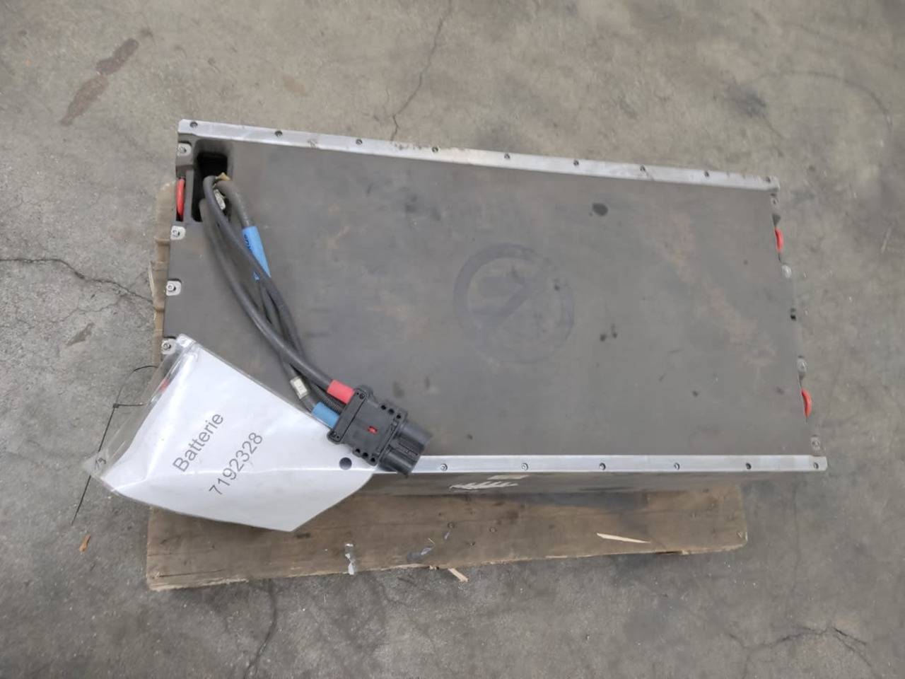 BMZ Battery 48V 268Ah 13,10kw - Akumulator za Oprema za rukovanje materijalima: slika BMZ Battery 48V 268Ah 13,10kw - Akumulator za Oprema za rukovanje materijalima BMZ Battery 48V 268Ah 13,10kw - Akumulator za Oprema za rukovanje materijalima: slika BMZ Battery 48V 268Ah 13,10kw - Akumulator za Oprema za rukovanje materijalima
