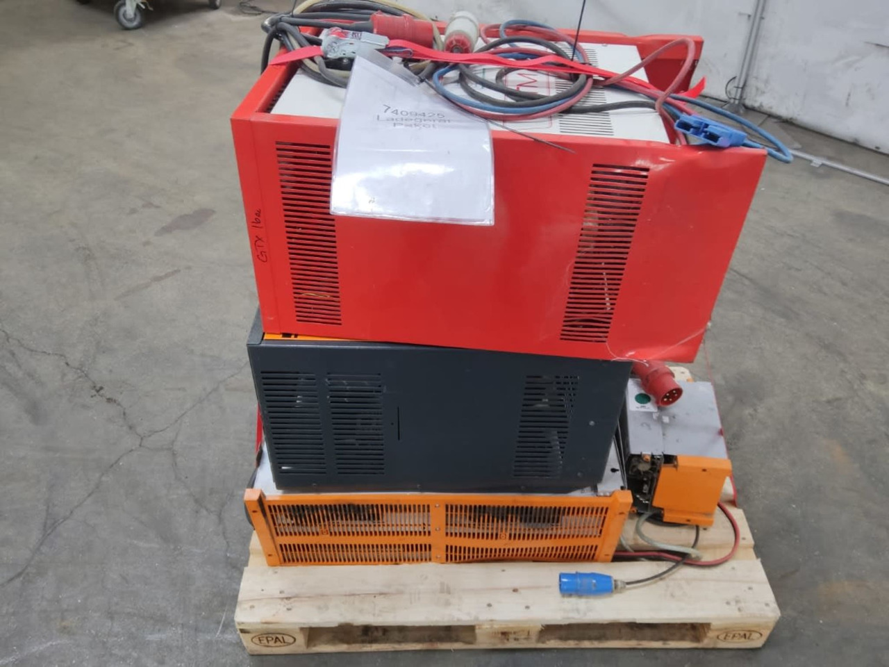 Battery Charger Package 4 pieces - Električni sustav za Oprema za rukovanje materijalima: slika Battery Charger Package 4 pieces - Električni sustav za Oprema za rukovanje materijalima Battery Charger Package 4 pieces - Električni sustav za Oprema za rukovanje materijalima: slika Battery Charger Package 4 pieces - Električni sustav za Oprema za rukovanje materijalima