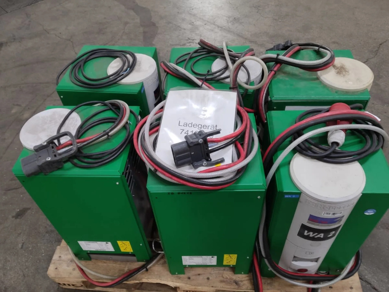 Battery Charger Package 6 pieces - Električni sustav za Oprema za rukovanje materijalima: slika Battery Charger Package 6 pieces - Električni sustav za Oprema za rukovanje materijalima Battery Charger Package 6 pieces - Električni sustav za Oprema za rukovanje materijalima: slika Battery Charger Package 6 pieces - Električni sustav za Oprema za rukovanje materijalima