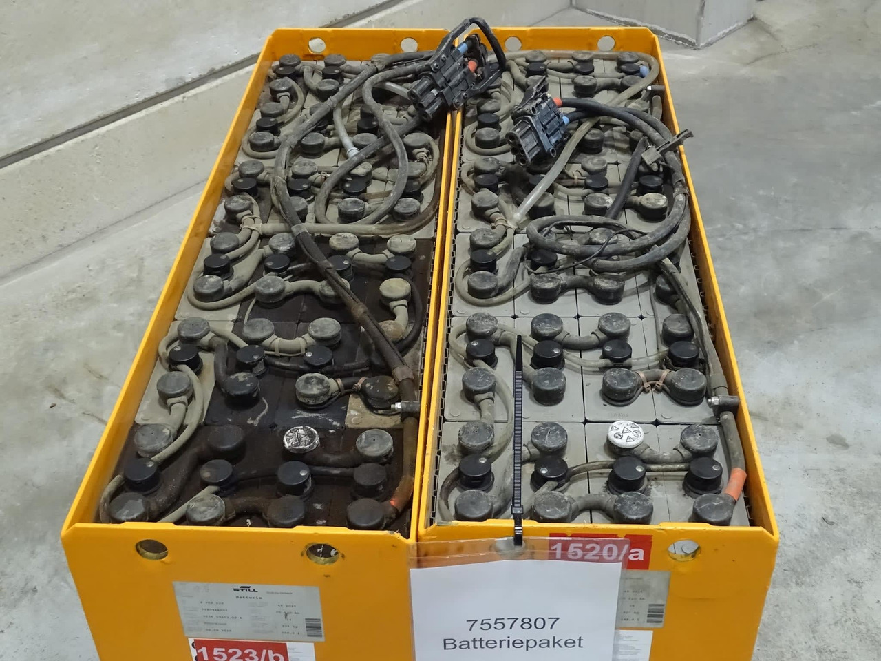 Battery Package 2 pieces - Akumulator za Oprema za rukovanje materijalima: slika Battery Package 2 pieces - Akumulator za Oprema za rukovanje materijalima Battery Package 2 pieces - Akumulator za Oprema za rukovanje materijalima: slika Battery Package 2 pieces - Akumulator za Oprema za rukovanje materijalima