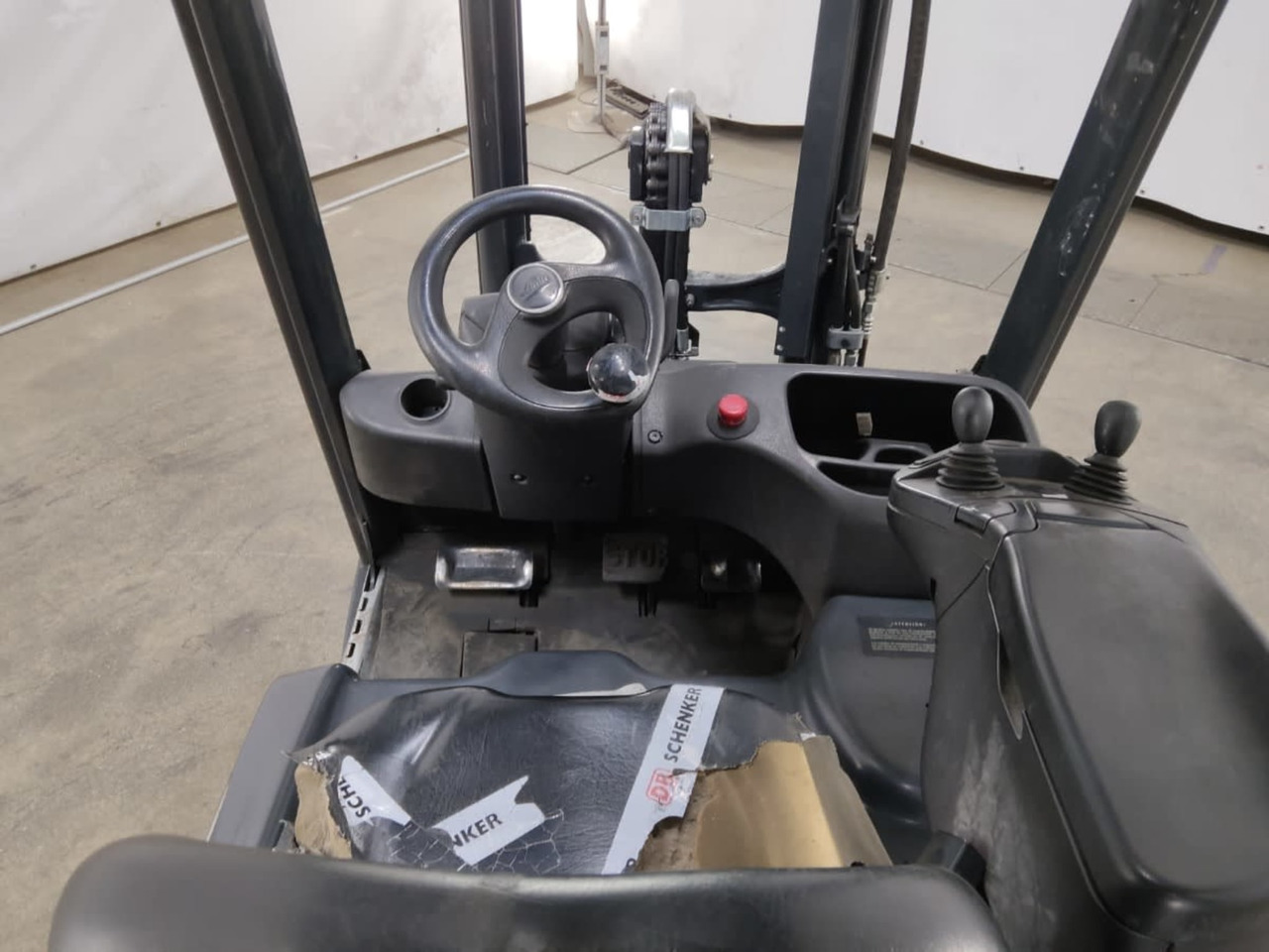 Linde E16-02 - Električni viličar: slika Linde E16-02 - Električni viličar Linde E16-02 - Električni viličar: slika Linde E16-02 - Električni viličar