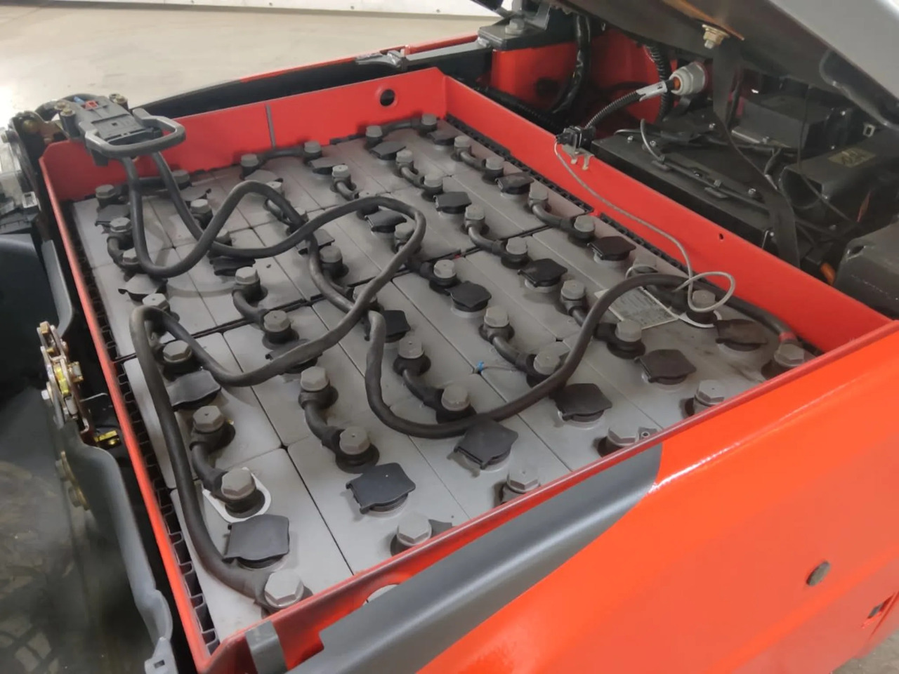 Linde E16-02 - Električni viličar: slika Linde E16-02 - Električni viličar Linde E16-02 - Električni viličar: slika Linde E16-02 - Električni viličar