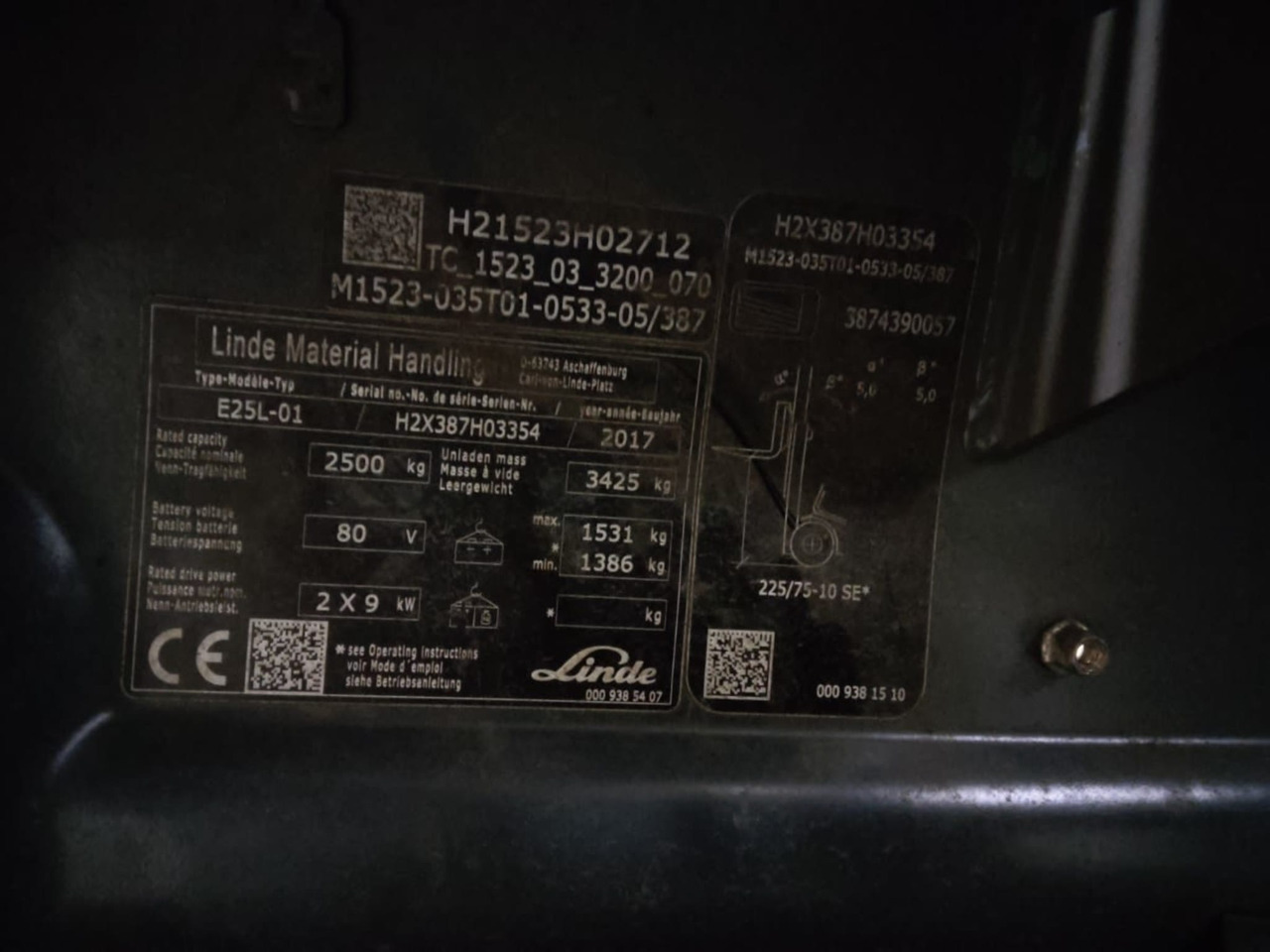 Linde E25 - Električni viličar: slika Linde E25 - Električni viličar Linde E25 - Električni viličar: slika Linde E25 - Električni viličar