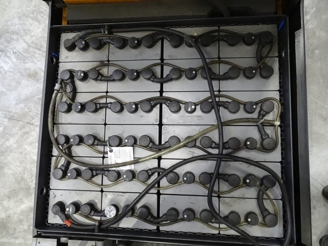 Package: 7521463 R20-20Pi & 7521464 R20-20Pi - Viličar: slika Package: 7521463 R20-20Pi & 7521464 R20-20Pi - Viličar Package: 7521463 R20-20Pi & 7521464 R20-20Pi - Viličar: slika Package: 7521463 R20-20Pi & 7521464 R20-20Pi - Viličar