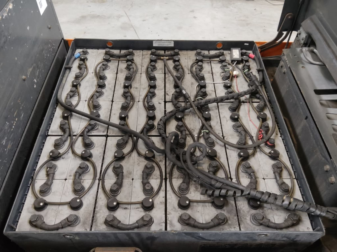 STILL R07-25 - Vučni traktor: slika STILL R07-25 - Vučni traktor STILL R07-25 - Vučni traktor: slika STILL R07-25 - Vučni traktor