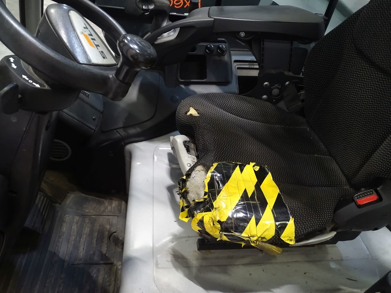 STILL RX60-30 - Električni viličar: slika STILL RX60-30 - Električni viličar STILL RX60-30 - Električni viličar: slika STILL RX60-30 - Električni viličar